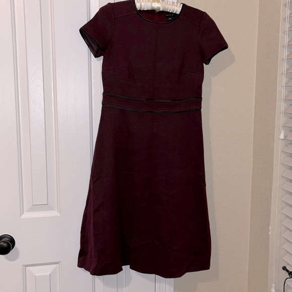 Ann Taylor dress with imitation leather around the waist and collar - Picture 3 of 6